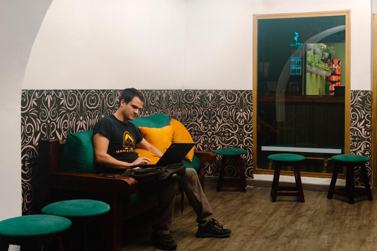 Seven Nights Hostel Картахена Экстерьер фото