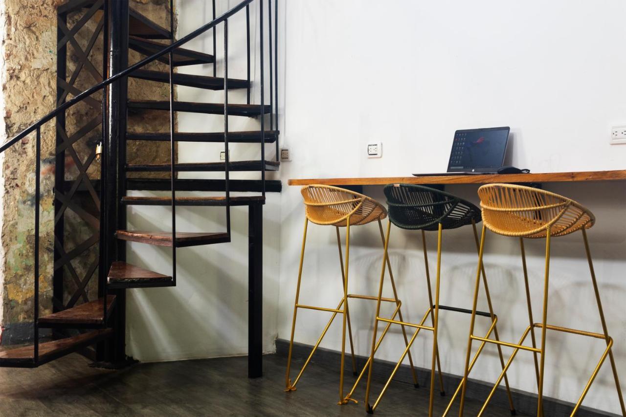Seven Nights Hostel Картахена Экстерьер фото