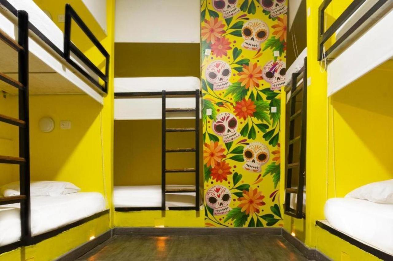 Seven Nights Hostel Картахена Экстерьер фото