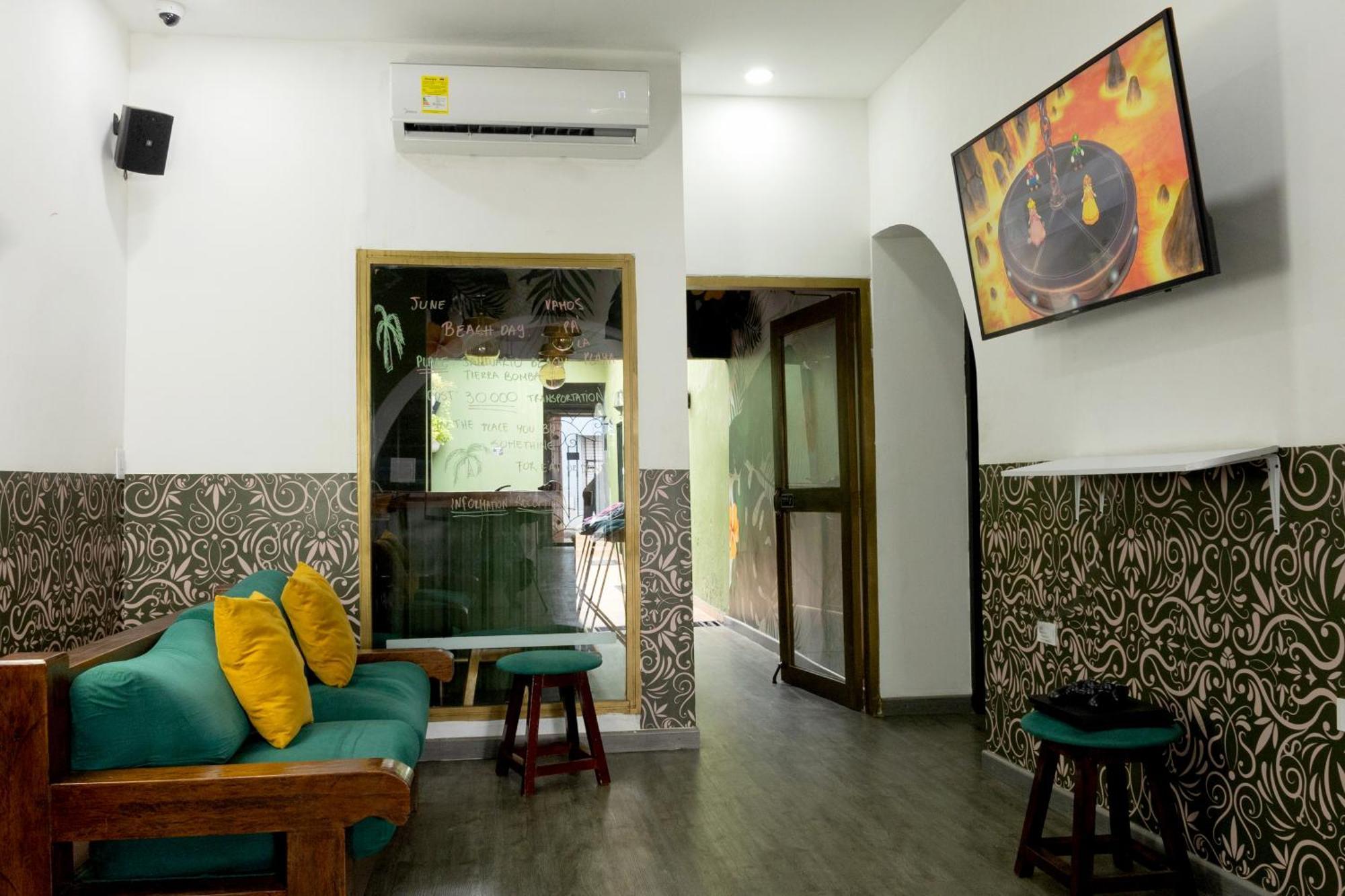 Seven Nights Hostel Картахена Экстерьер фото