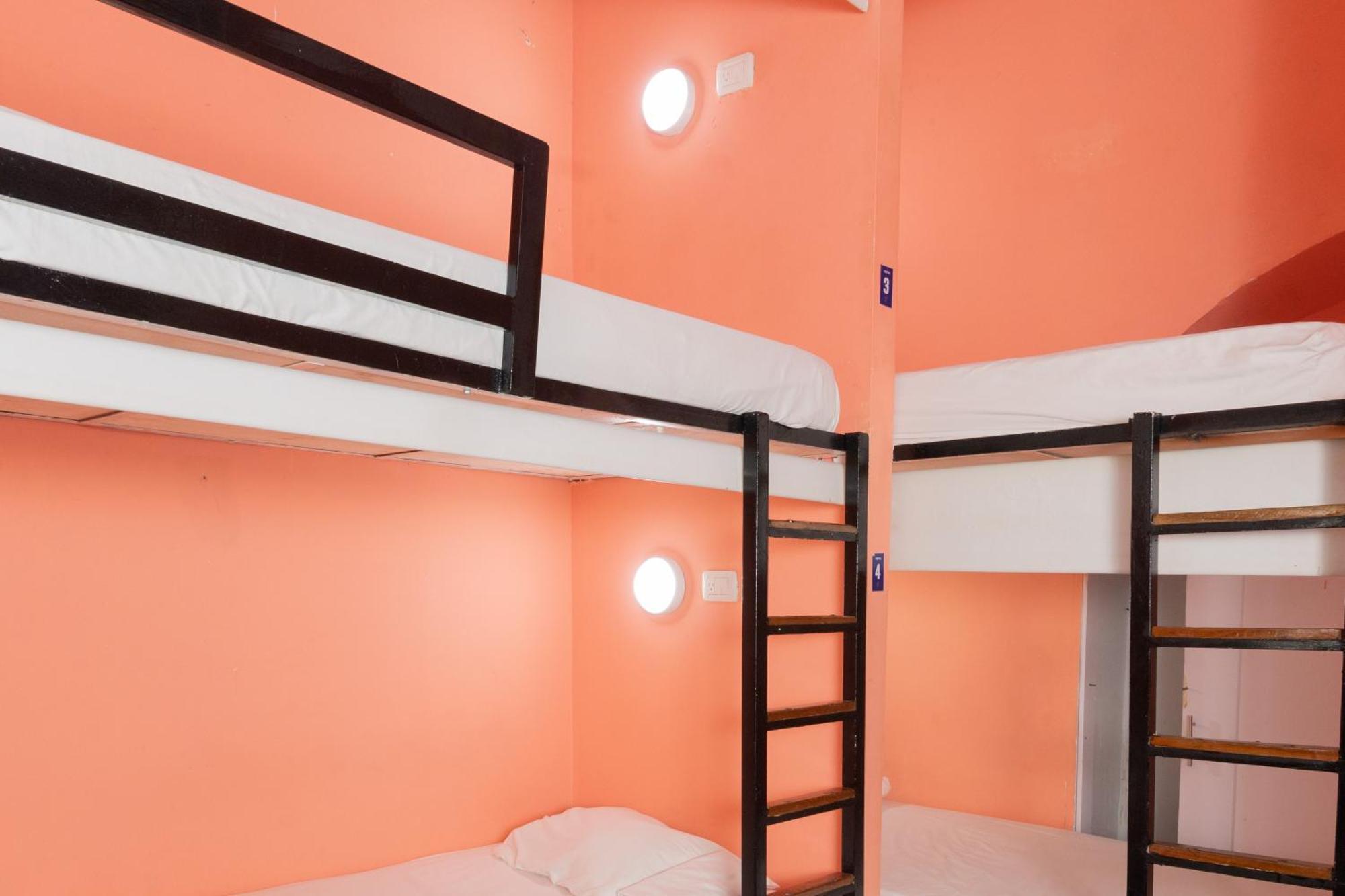 Seven Nights Hostel Картахена Экстерьер фото