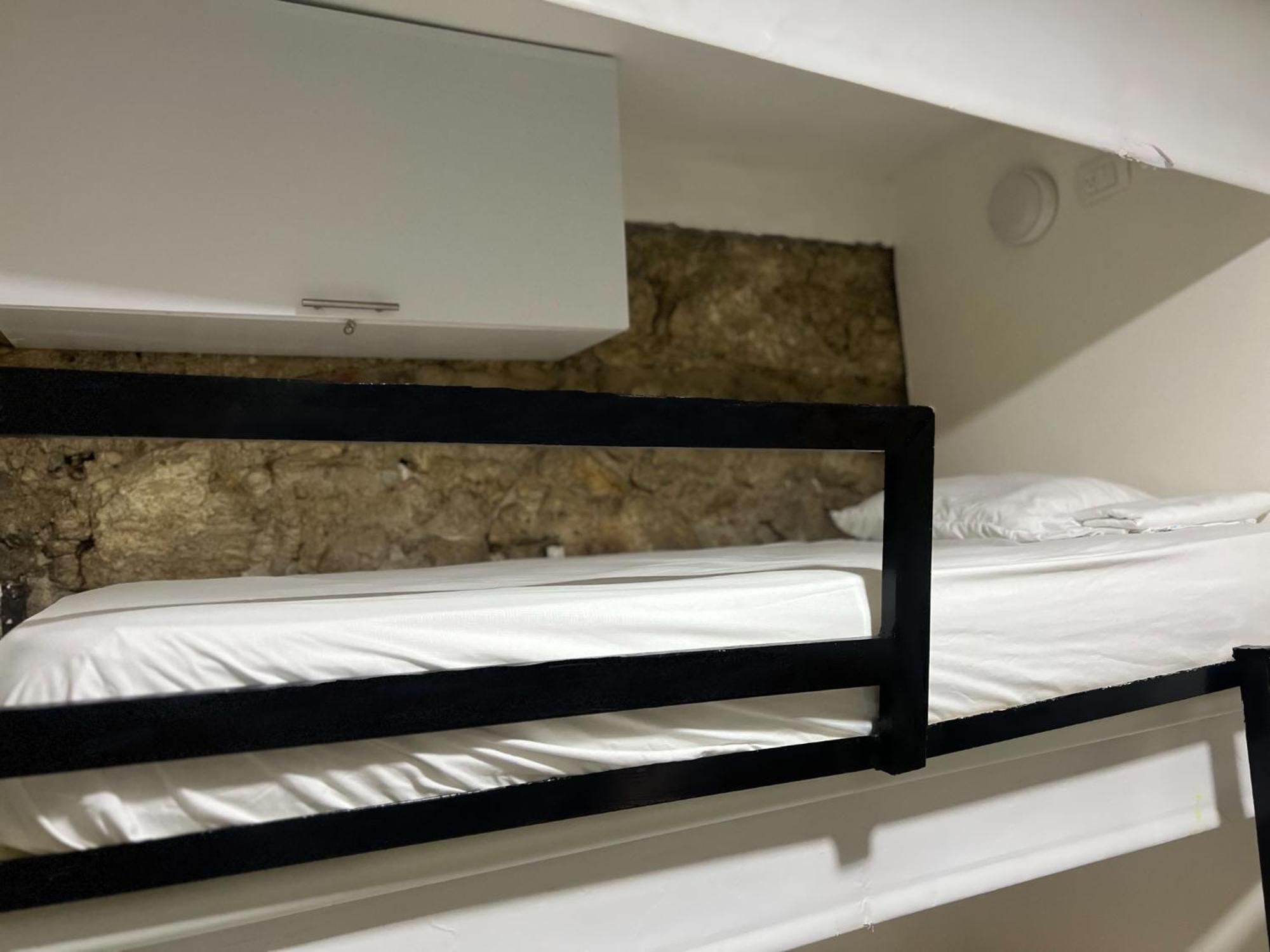 Seven Nights Hostel Картахена Экстерьер фото