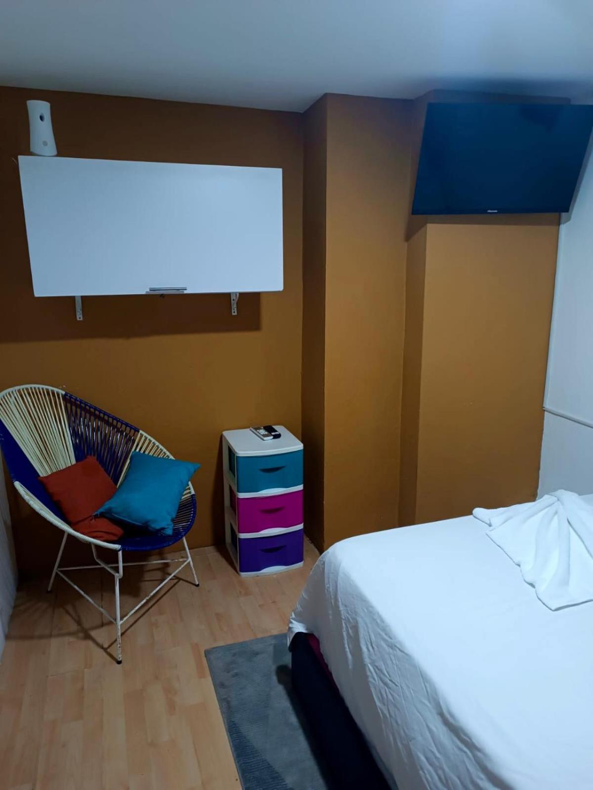 Seven Nights Hostel Картахена Экстерьер фото